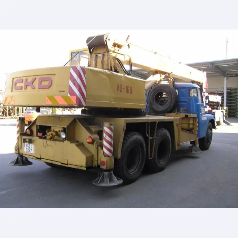 Prumyslových robotu-8